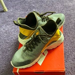 Air Huarache run ultra SE